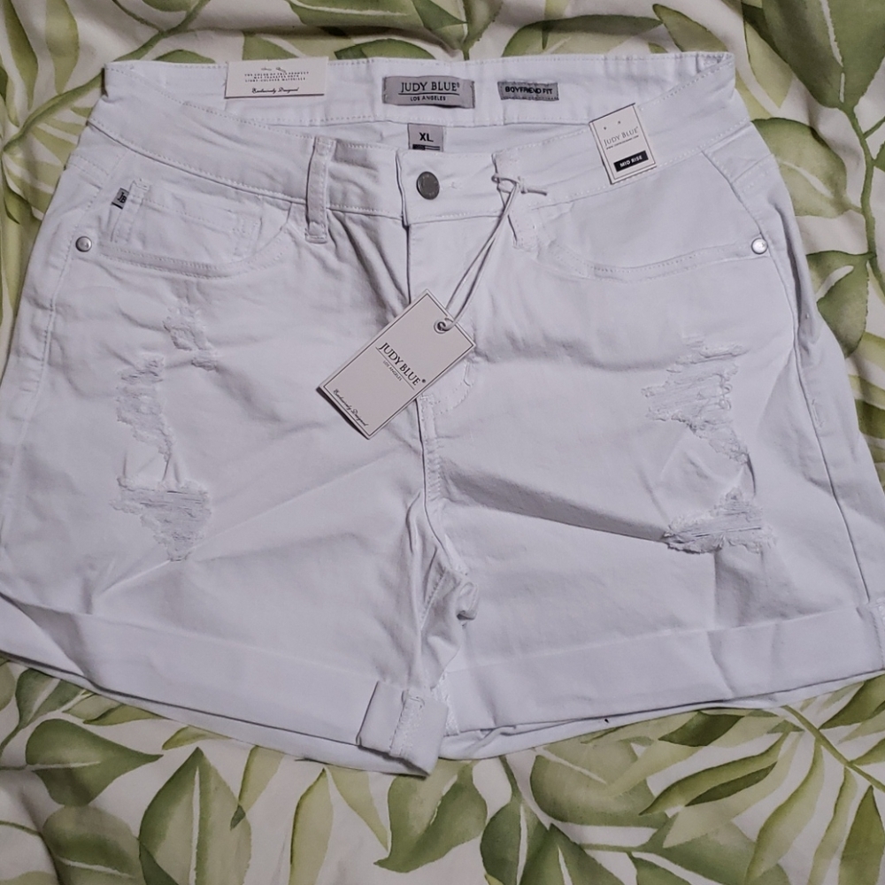 Judy Blue white distressed denim shorts